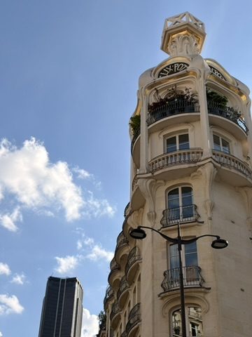 Prédio haussmanniano em Paris